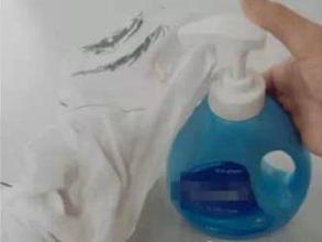 膠水弄到衣服上如何去除？